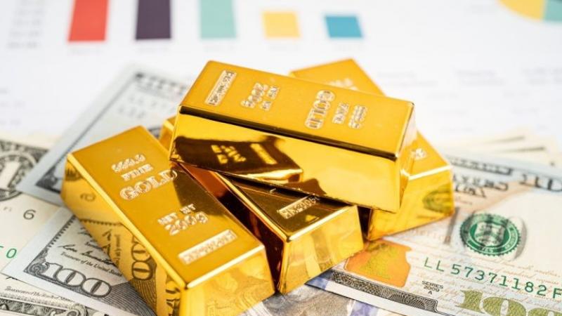 انخفاض أسعار الذهب والدولار